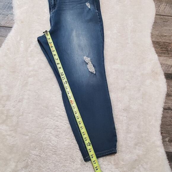 Torrid Sky High Skinny Premium Stretch High-Rise Jeans, Size 26R - Picture 7 of 8